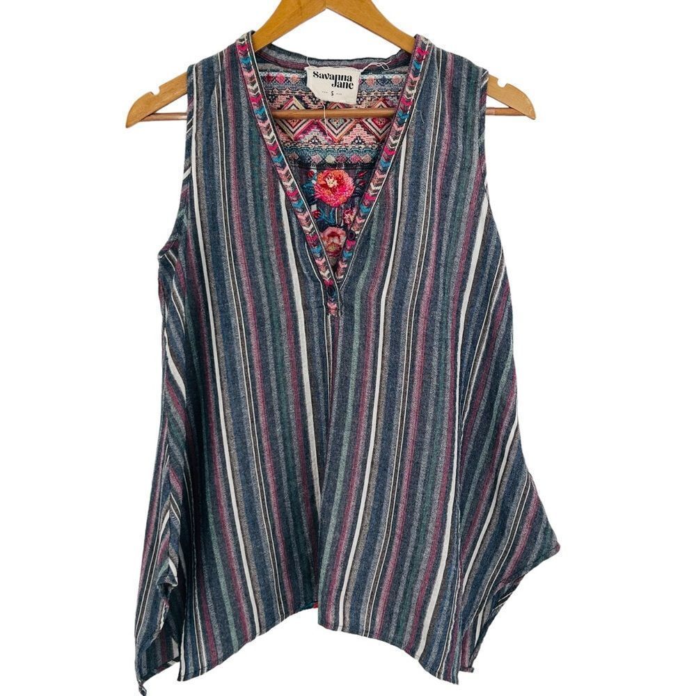 Savanna Jane denim look blue and pink striped embroidered top size small